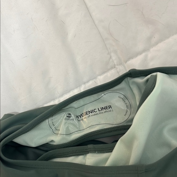 Cupshe Ruched Halter Swimsuit size medium green one piece bathing suit - Picture 9 of 9